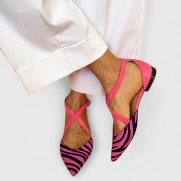 Grace | Elegante Ballerina mit Riemen