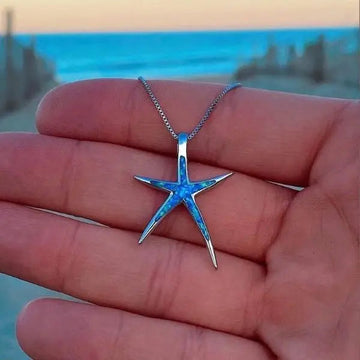 Halskette mit Seestern-Anhänger in Silber mit blauem Opal