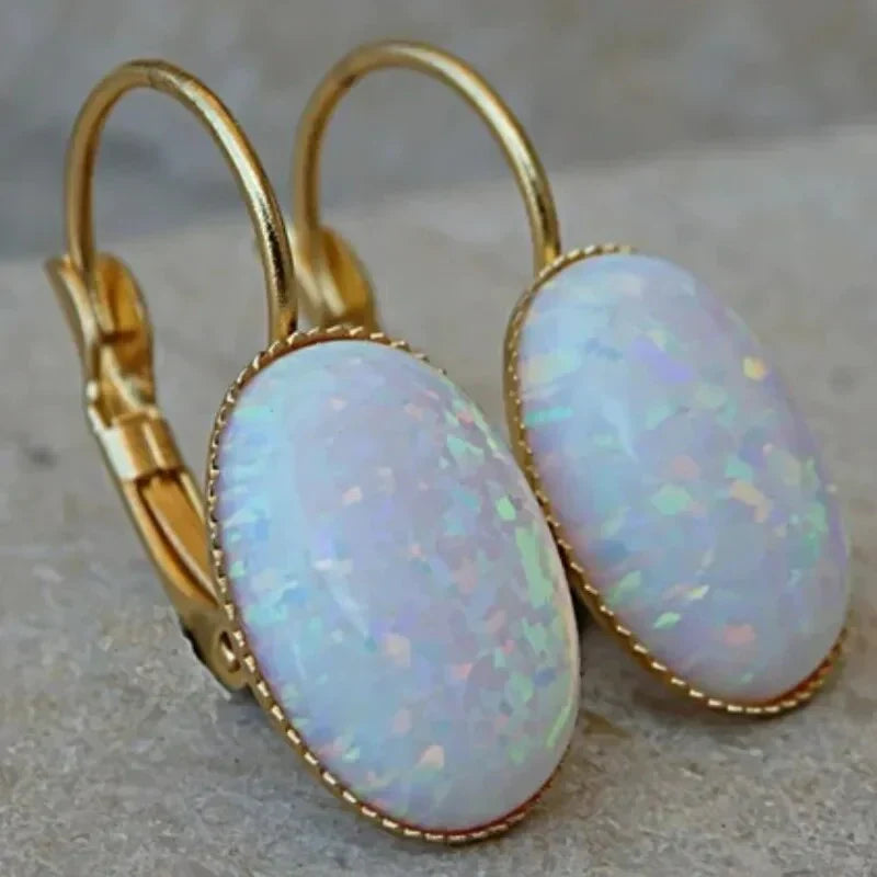 Vintage Ohrringe aus Weißem Opal und Gold