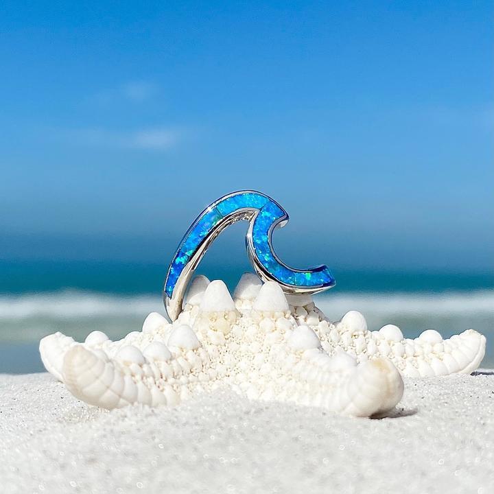 Gewellter Silberring mit Blauem Opal