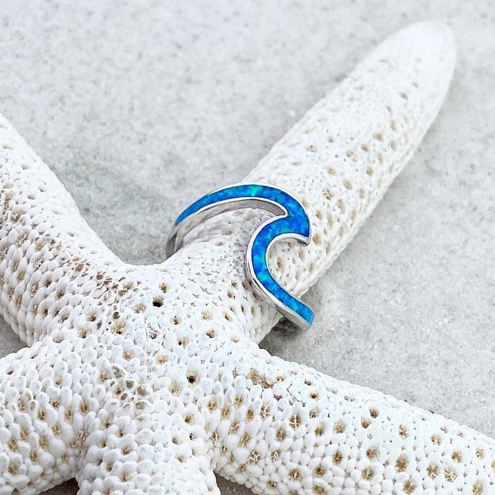 Gewellter Silberring mit Blauem Opal
