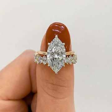 Goldener Ring mit Marquise-Diamant