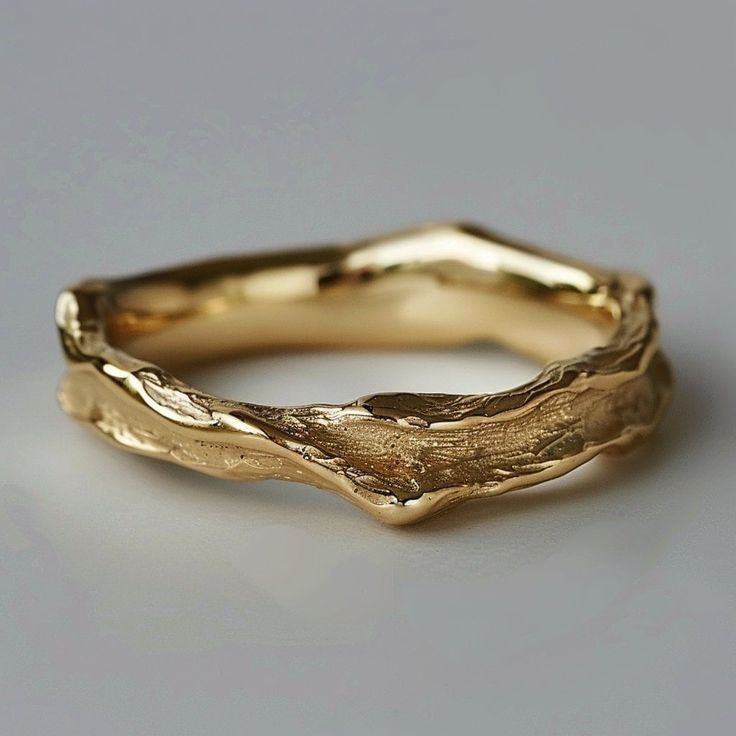Gehämmerter Goldring™ – Vintage-Stil