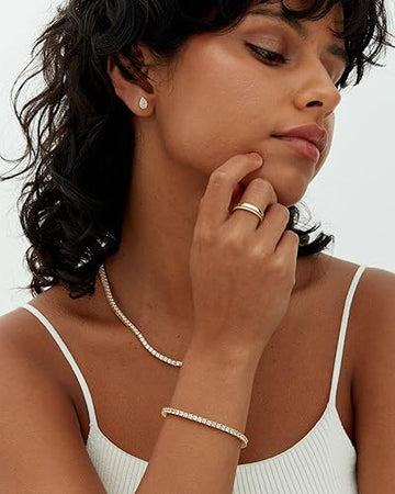 Goldenes Tennisarmband mit Moissanit