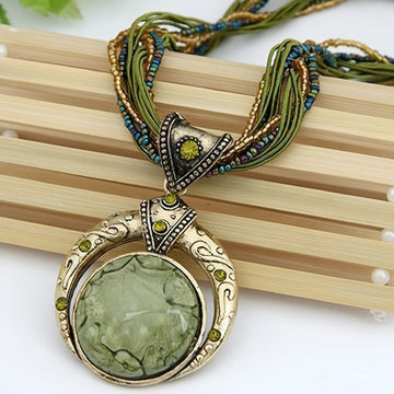Halskette mit Boho-Anhänger