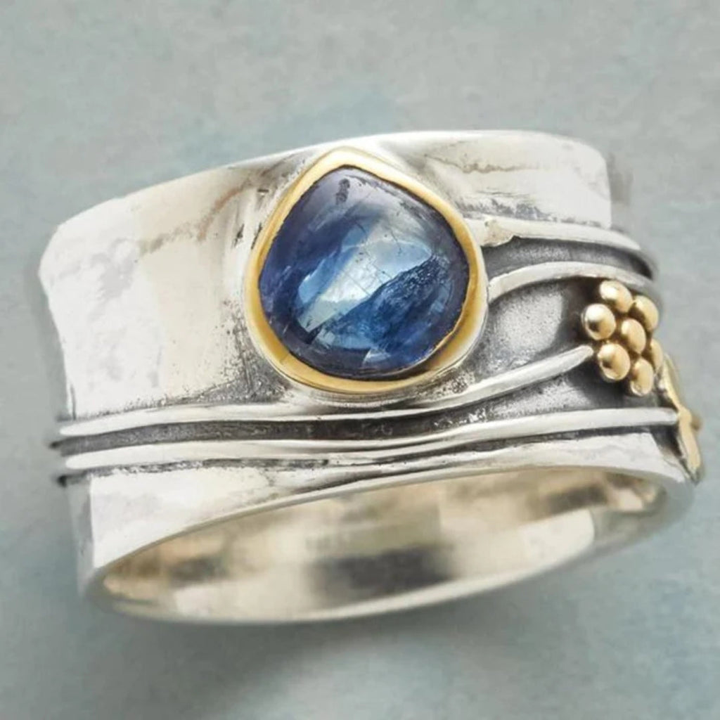 Nachtblauer Ring™ – Klassischer Glanz