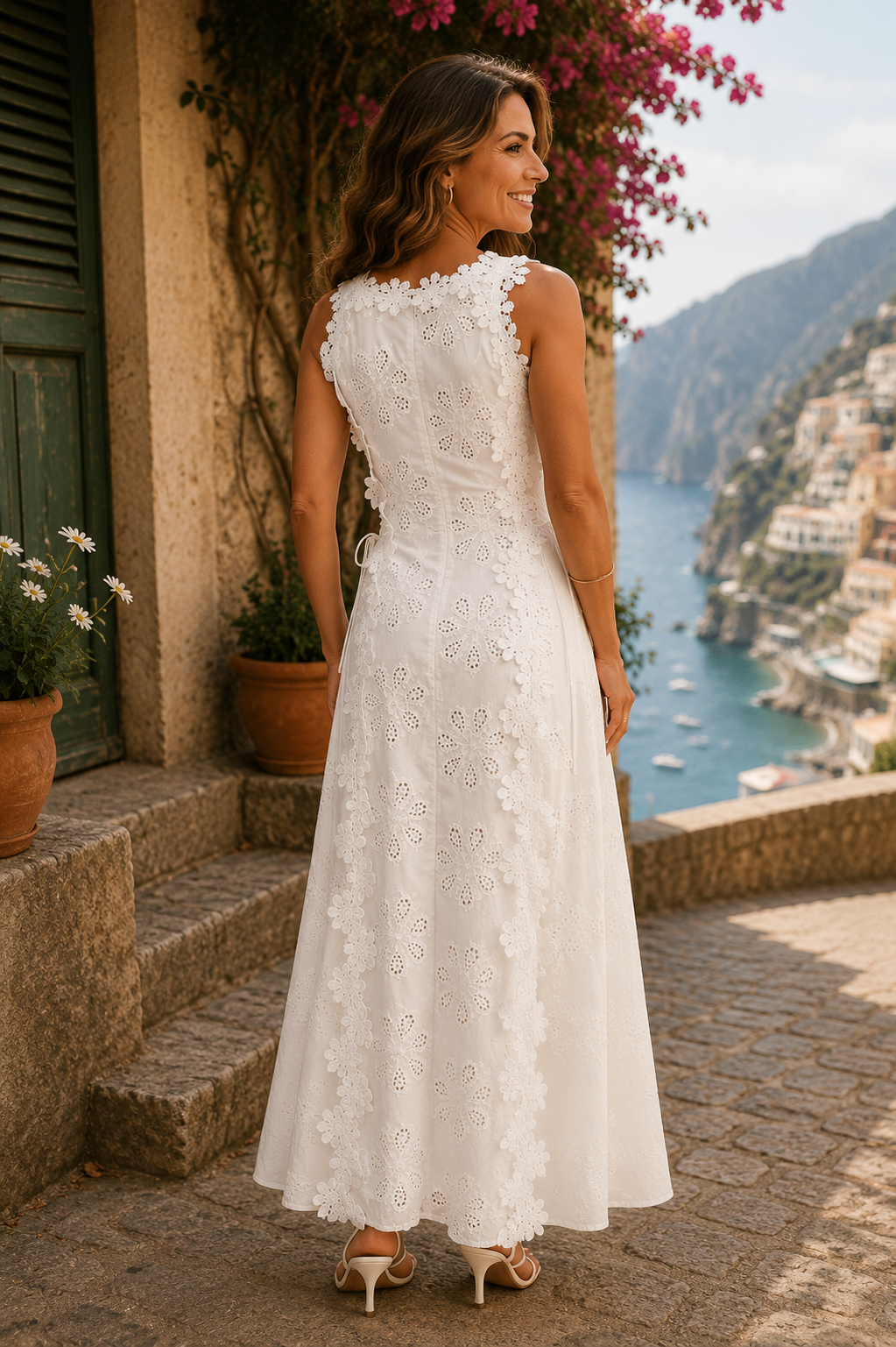 Della | Elegantes Maxikleid mit Stickerei