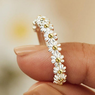 Marguerite Ring – Silber & Gemalte Sanftheit