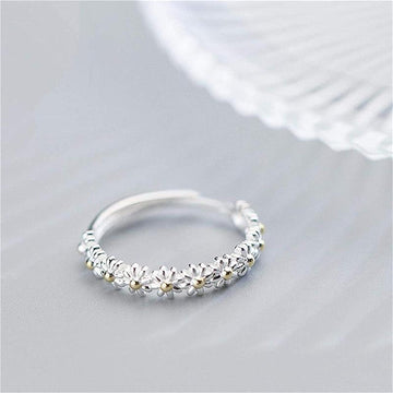 Marguerite Ring – Silber & Gemalte Sanftheit