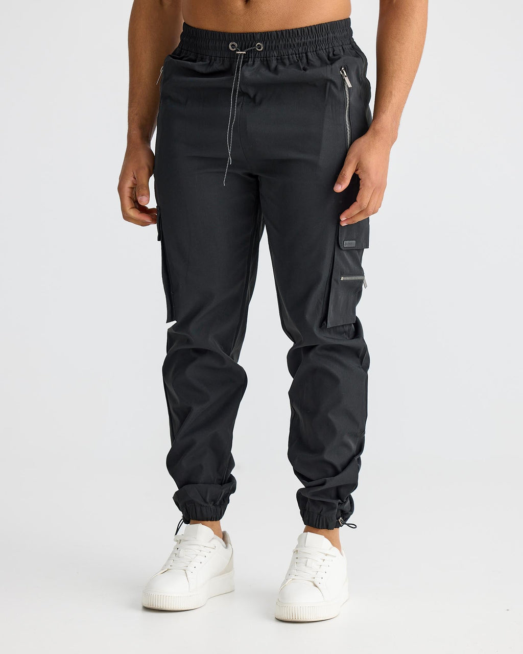 Schwarze Cargo-Hose