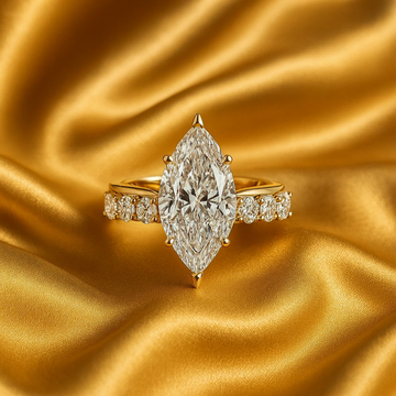 Goldener Ring mit Marquise-Diamant