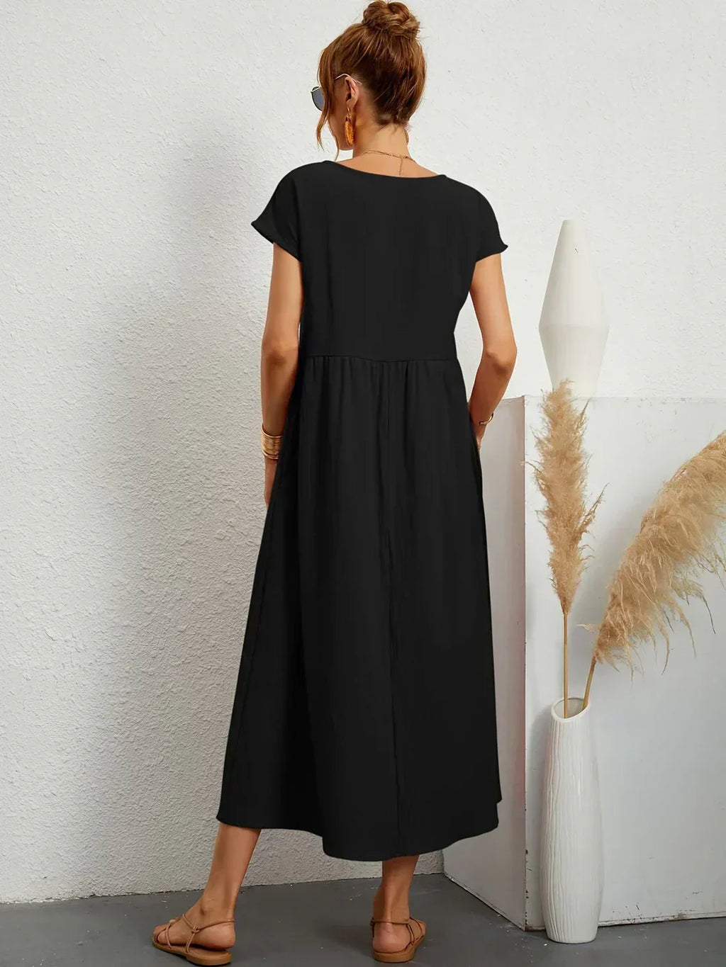 HEIKE | FLIESSENDES MIDIKLEID VON ZEITLOSER ELEGANZ