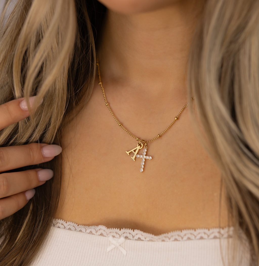 Brigitte Atelier Initial-Kreuzkette