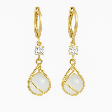 Goldene Hänge-Ohrringe mit weißem Opal