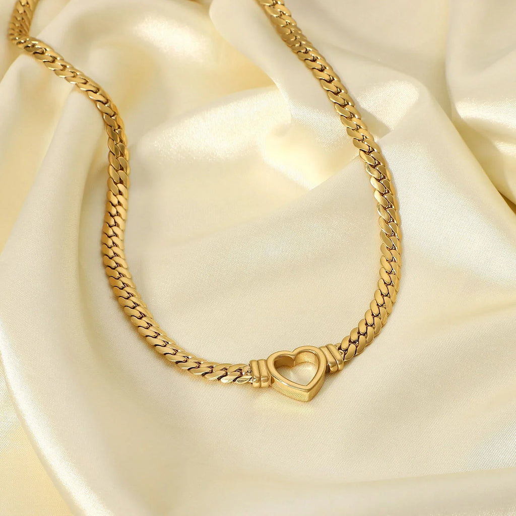 Vali Herz Choker