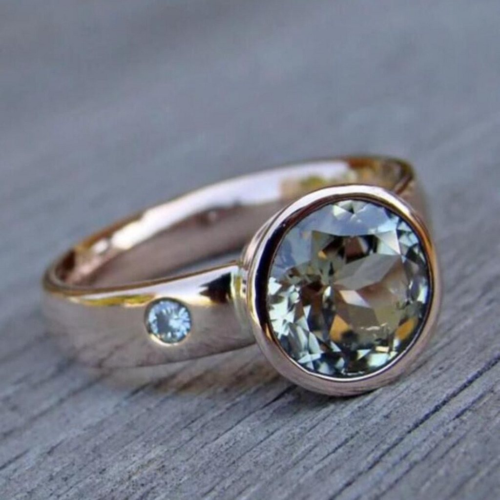 Vintage Gravierter Ring mit Feiner Zirkonia
