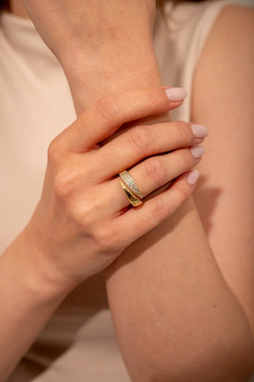 Eleganter Ring mit funkelnden Steinen (1+1 GRATIS)