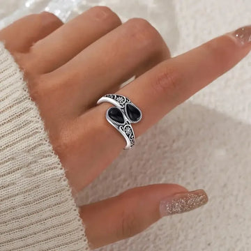 Eleganter Ring mit Mondsteinblume