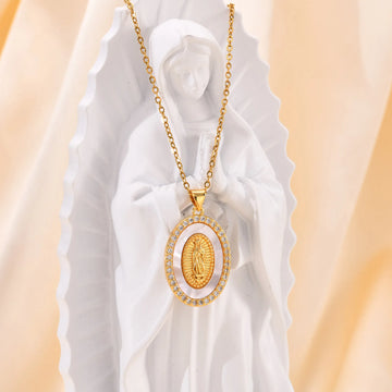 Halskette mit ovalem Madonna-Anhänger in Gold