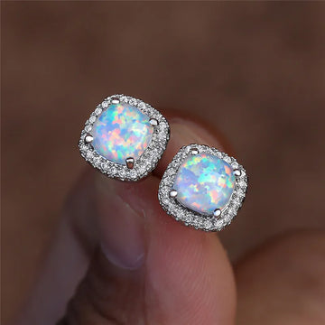Elegante Silberohrringe mit Weißem Feueropal