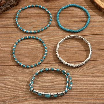 Armbandenset mit türkisfarbenen Perlen