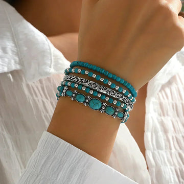 Armbandenset mit türkisfarbenen Perlen