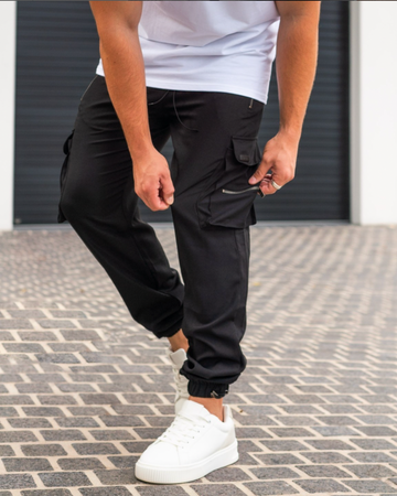 Schwarze Cargo-Hose