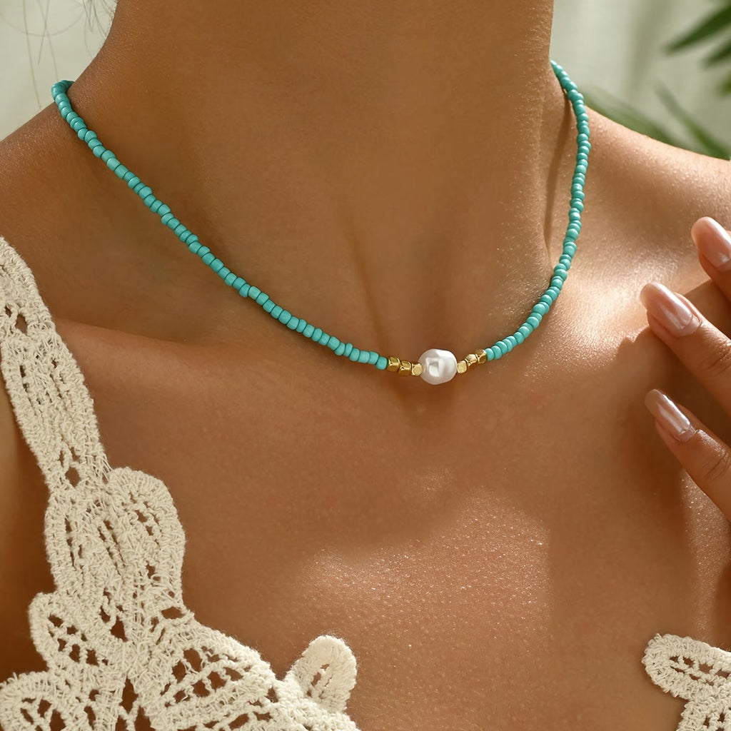 Minimalistische Türkis- und Perlenkette
