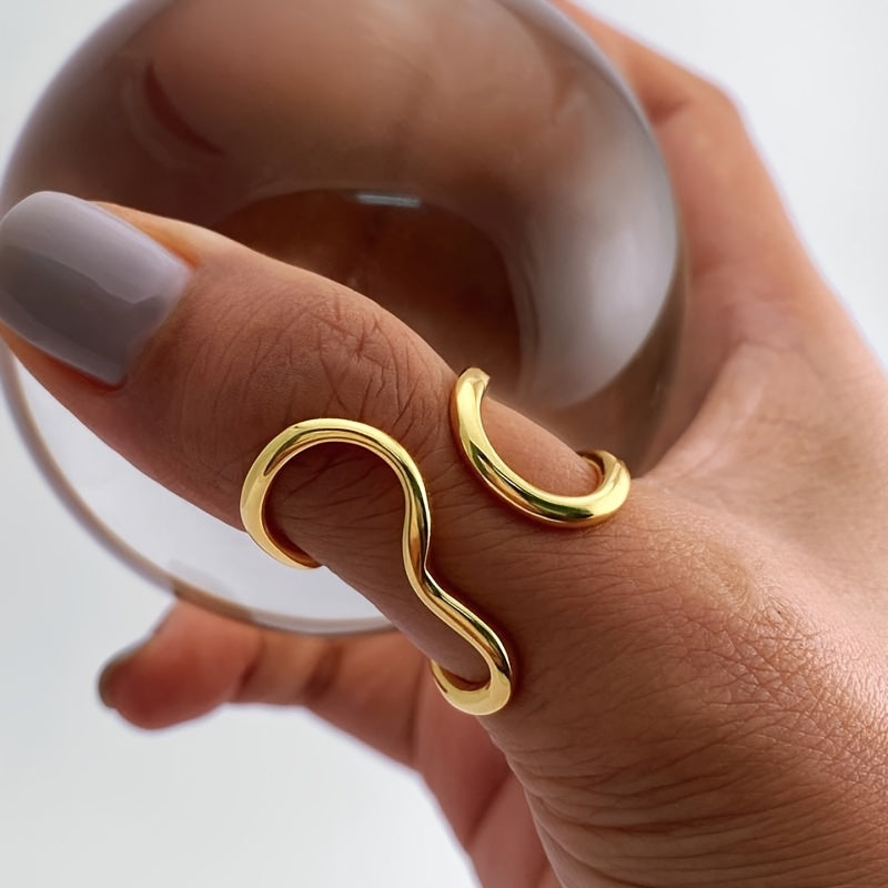 Eleganter Ring mit Asymmetrischer Welle