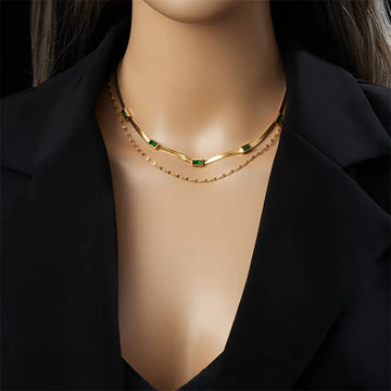 Doppelte Goldkette mit Vintage-Smaragd
