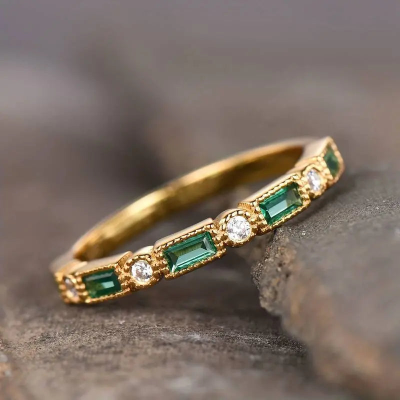 Vintage Goldener Ring mit Grüner Zirkonia