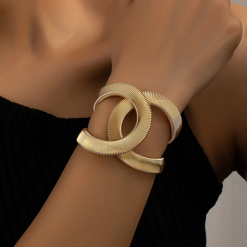 Elegantes Doppel-Goldarmband