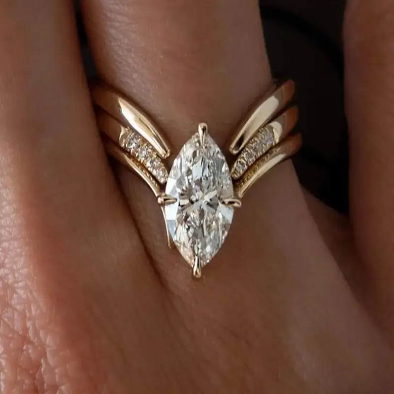 Goldener Ring "Goccia Reale"