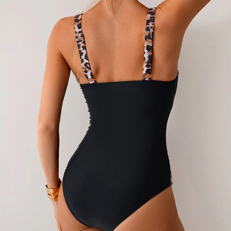 Elena – Figurformender Halter-Badeanzug