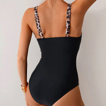 Elena – Figurformender Halter-Badeanzug