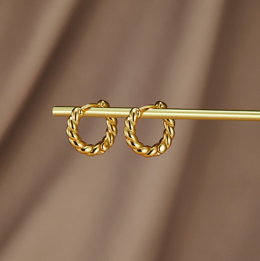 Layla Goldene Twist-Ohrringe
