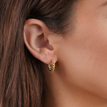 Layla Goldene Twist-Ohrringe