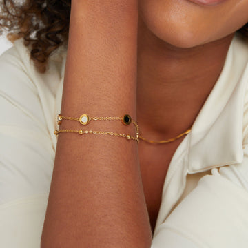Onyx- und Weißstein-Armband