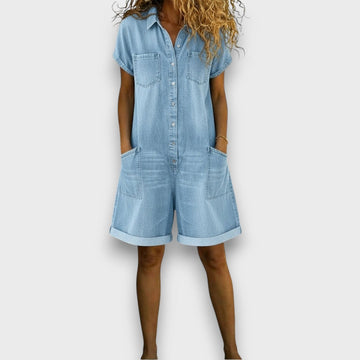 Sofía – Kurzer Vintage-Latzoverall im Denim-Look