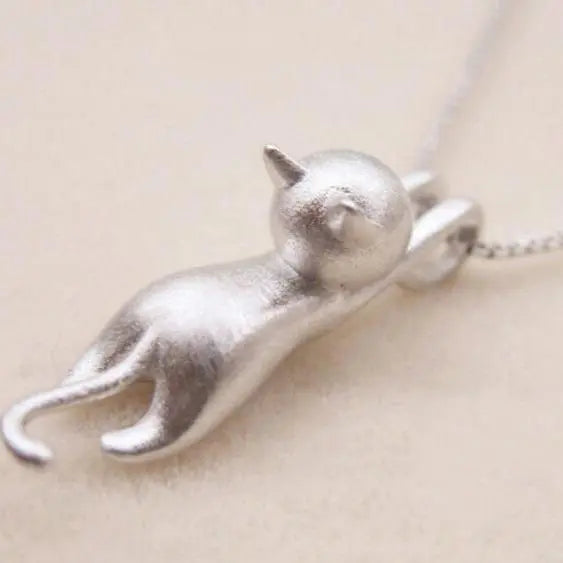 Fröhliche Kette mit Silbernem Kätzchen 925