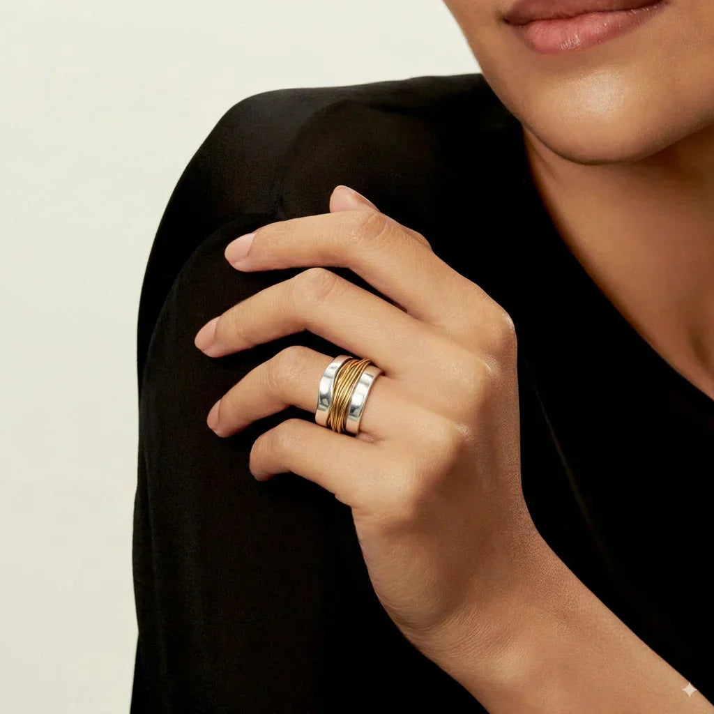 Silberner Ring mit goldenem Draht