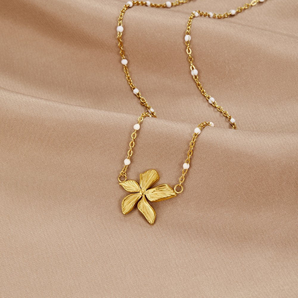 Elegante Kette mit goldener Blume