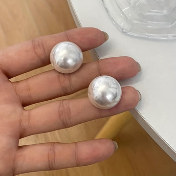 Die Statement Perlen Stecker Ohrringe